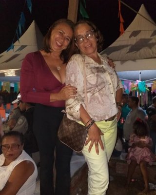 BRAZILIAN BUSTY MILF