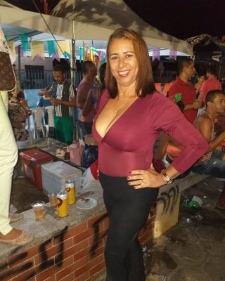 BRAZILIAN BUSTY MILF