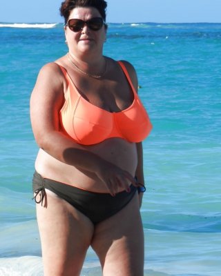 FAT MATURE SWIMSUIT