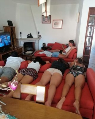 Heiße Milfs
 #81908006