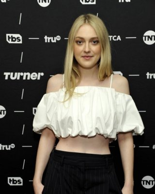 Dakota Fanning Is Seriously Hot!