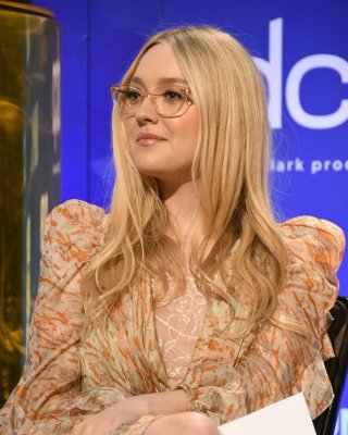 Dakota Fanning Is Seriously Hot!