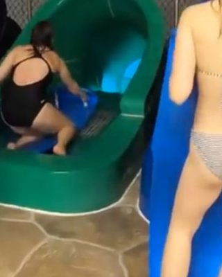 Wasserpark-Ärsche
 #90290186