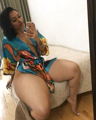 Unknown Curvy Spanish Women 4