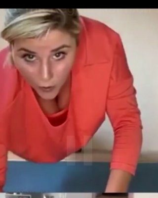 Beatrice egli große Brüste
 #88689715