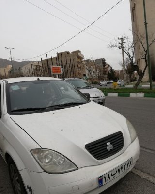 イランの女性の運転 1
 #81573387