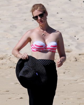 Januar jones cravings box
 #80609892