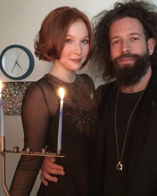 Molly quinn
 #105669455