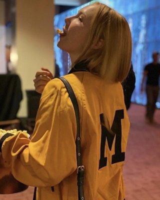 Molly quinn
 #105669456