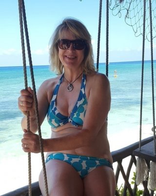 Milf Ehefrauen - Bikinis - 16
 #96045626