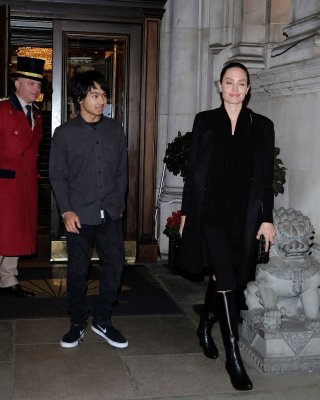 Angelina Jolie Paprazzi Pictures #79502406