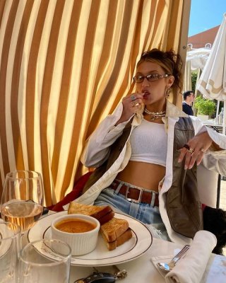 Bella hadid
 #96847669