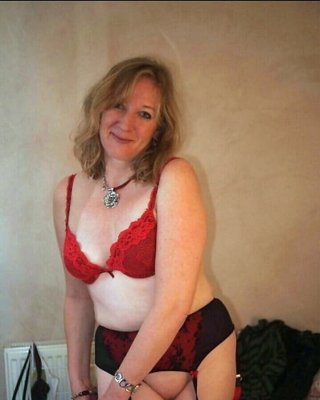 Gorgeous Mature Ladies 23