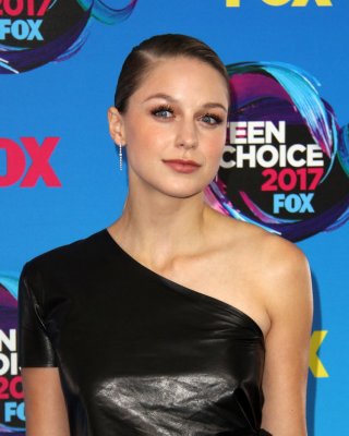 Melissa benoist
 #102531196