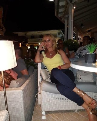 Serbische Milfs und Reife vol.135
 #84241802