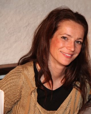 Reife Damen gekleidet aber sexy 65
 #94797702