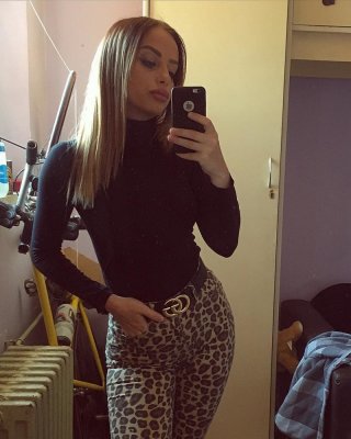 セルビアのホットな痩せたブロンドの売春婦の女の子 ana stojilkovic
 #80757388