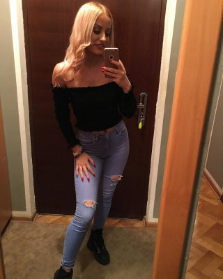 セルビアのホットな痩せたブロンドの売春婦の女の子 ana stojilkovic
 #80757398