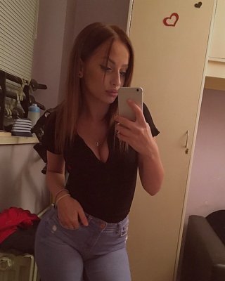 セルビアのホットな痩せたブロンドの売春婦の女の子 ana stojilkovic
 #80757405