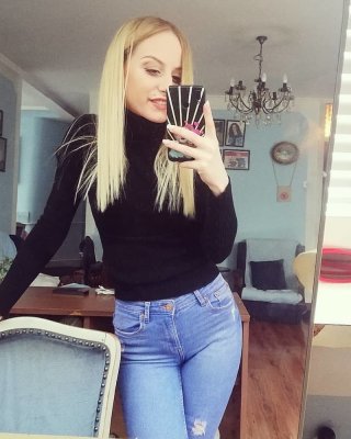セルビアのホットな痩せたブロンドの売春婦の女の子 ana stojilkovic
 #80757408