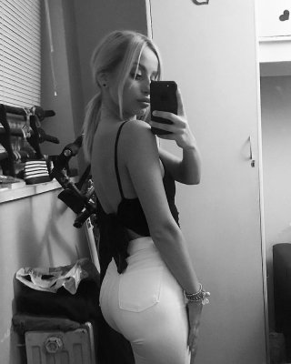 セルビアのホットな痩せたブロンドの売春婦の女の子 ana stojilkovic
 #80757444
